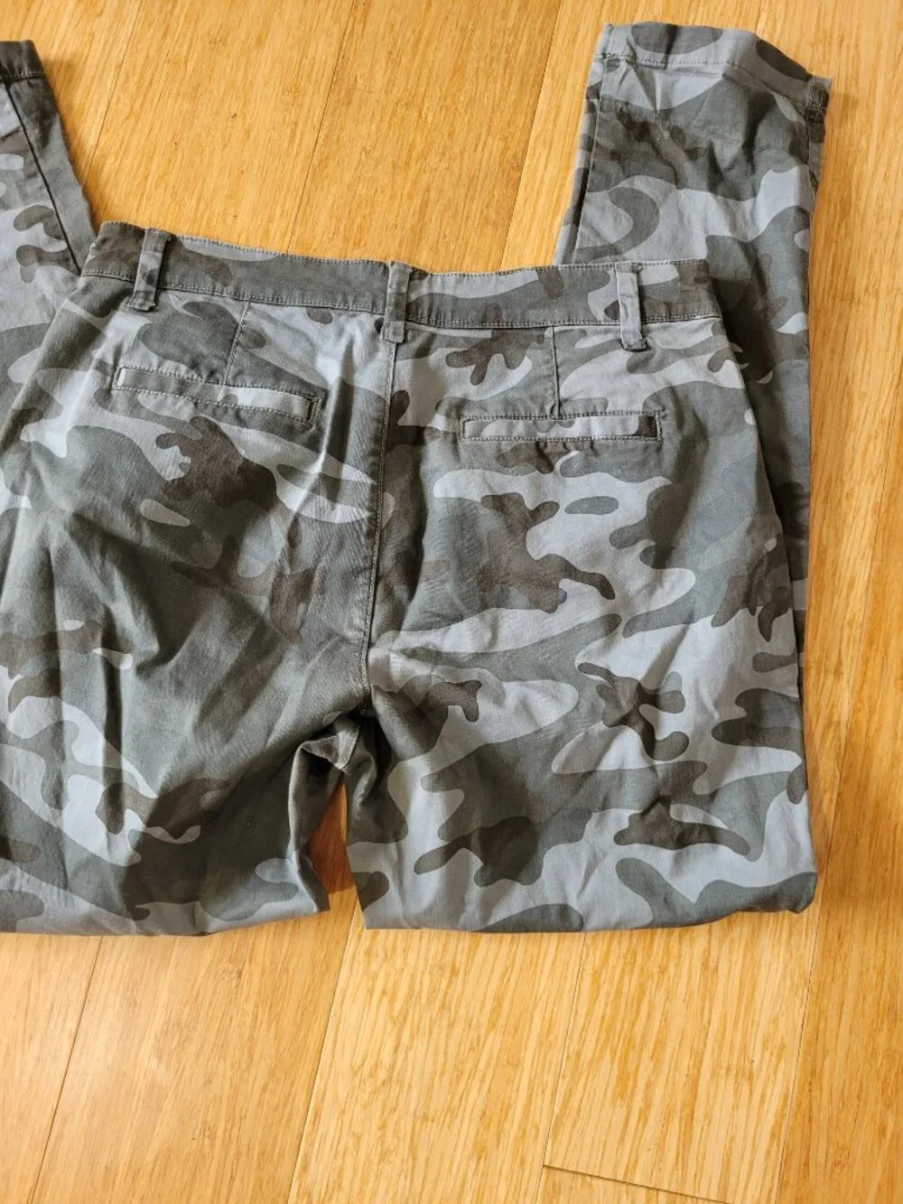 Gap For Good ~Girlfriend Khaki~ Camo Pants Stretchy
